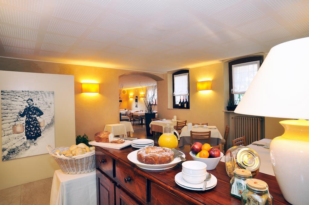Albergo Croce D'Oro Dolcè Zewnętrze zdjęcie
