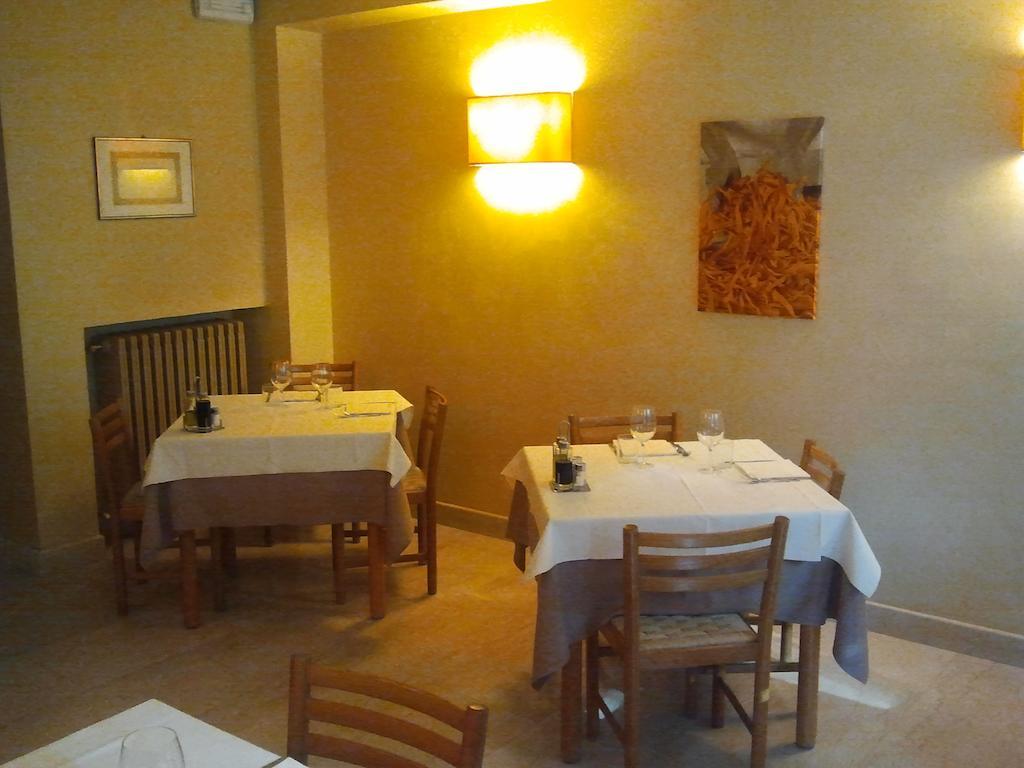 Albergo Croce D'Oro Dolcè Zewnętrze zdjęcie